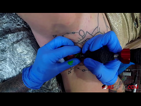 ❤️ Sully Savage yemwe anali wotentha kwambiri yemwe anali ndi tattoo adadzilemba pa clitori ️  zolaula ny.yourxxxvideos.ru  ❤